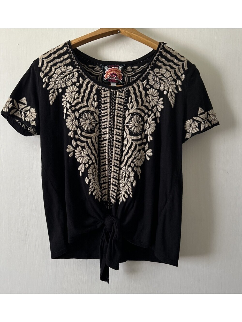 Johnny Was Sz XS Embroidered Tie Front Tee Black 100% Cotton Short Sleeve